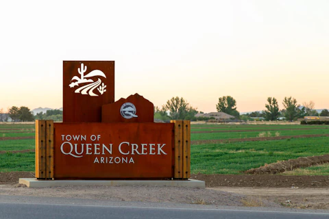 sign saying "Town of Queen Creek Arizona"