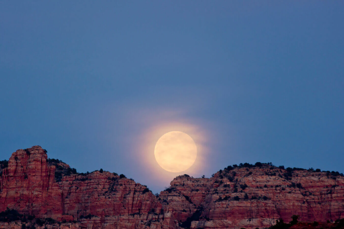 Your 2023 Guide to Moonlight Hiking in Arizona