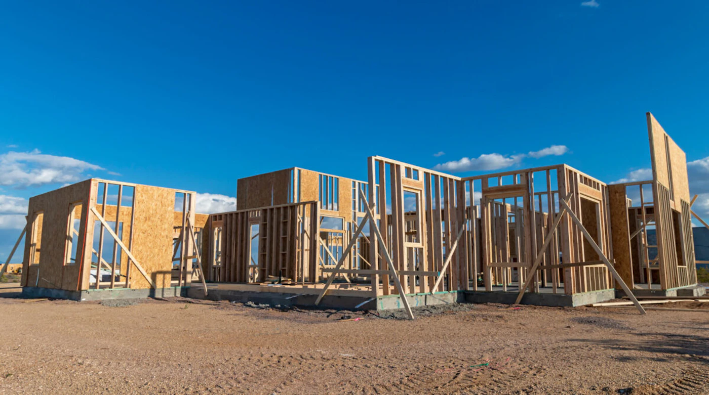 New custom home construction site in North Scottsdale (Shutterstock Photo/Ray Redstone)