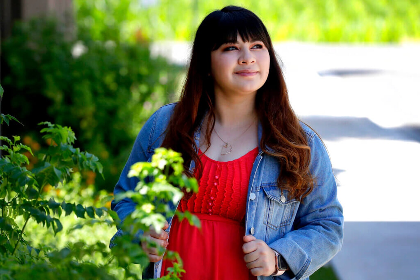 Activist Reyna Montoya is one of the 650,000 young immigrants celebrating the ruling of the Supreme Court: DACA stays. Image via AP Photo/Matt York