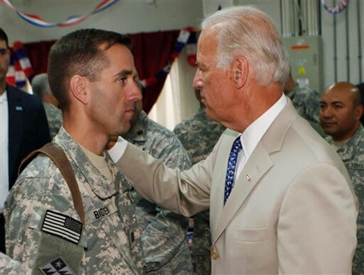 Joe Biden and his son Beau joe biden announces military family plan