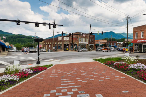 The streets of rural Black Mountain, NC. Growth in North Carolina's cities has overshadowed declining population and economy in some of NC's rural areas. (Shutterstock)