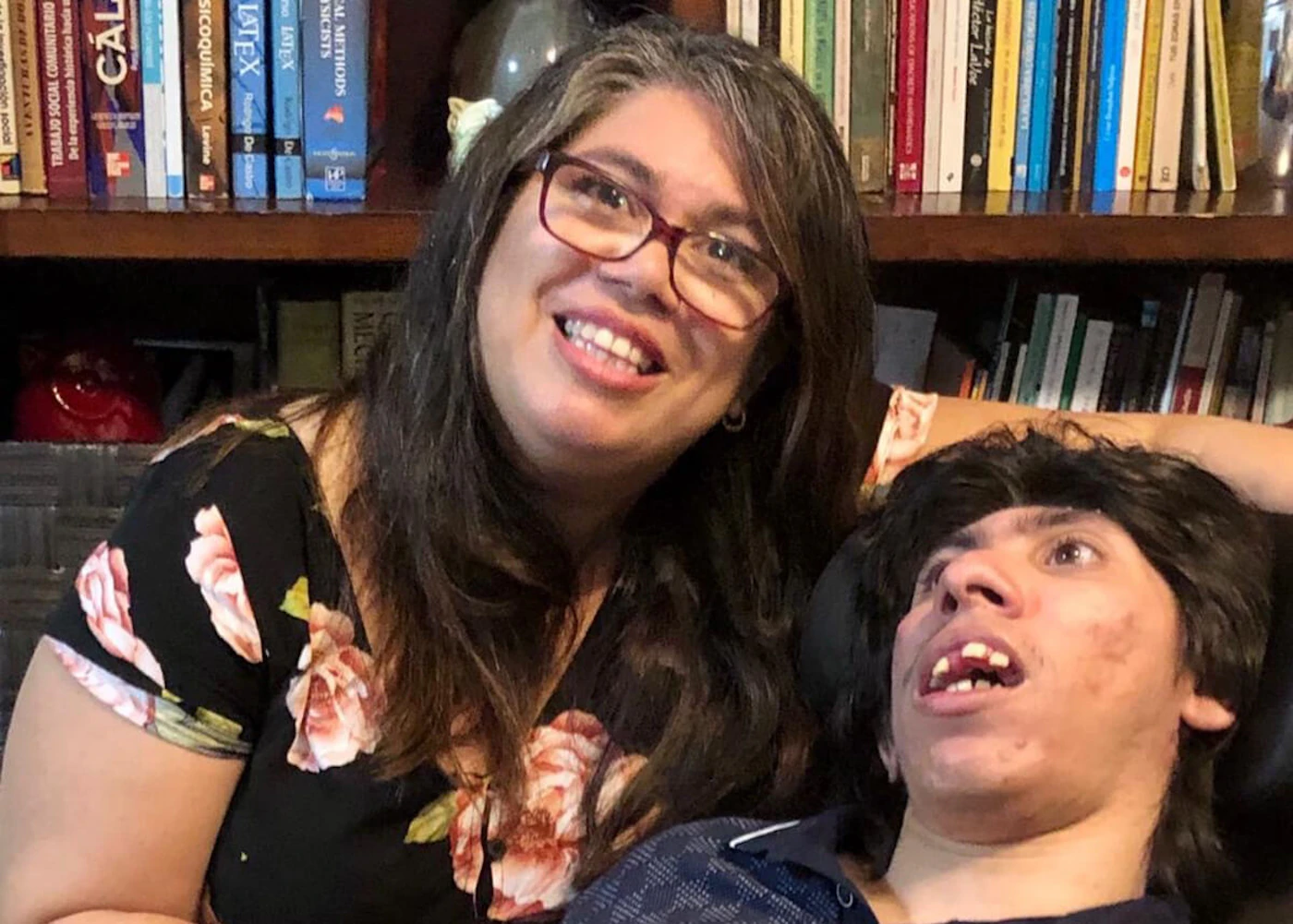Karina Gómez decided to share her experience because of the love she has for her son, Jesús David, who accompanies her in the photo. Karina Gomez - Candidates - Puerto Rico