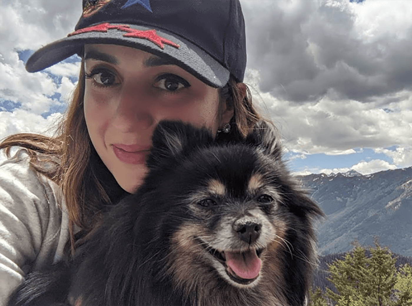 Dilianna Bustillos, 32, was born in Virginia to Venezuelan parents. At age 9, she moved with her family to Acarigua, Venezuela. Venezuelan-Dilianna-Bustillos-Calladitas