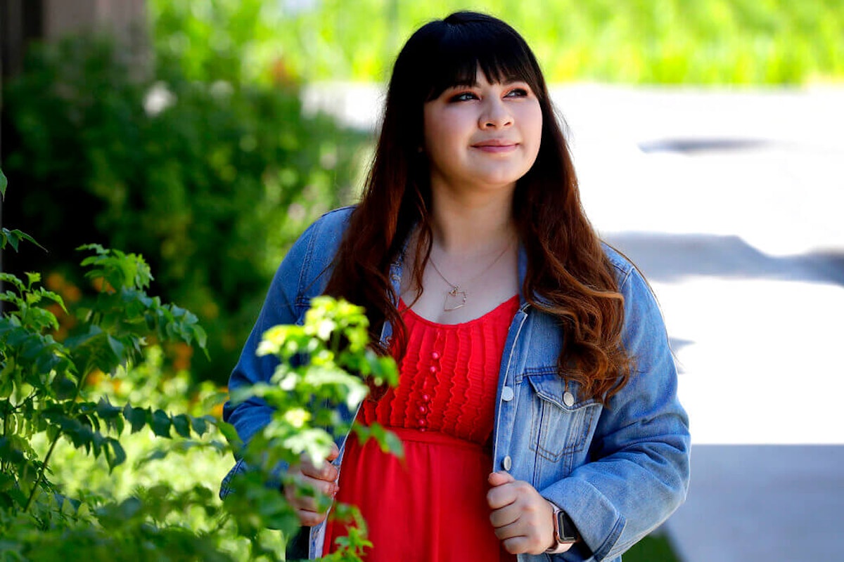 Activist Reyna Montoya is one of the 650,000 young immigrants celebrating the ruling of the Supreme Court: DACA stays. Image via AP Photo/Matt York