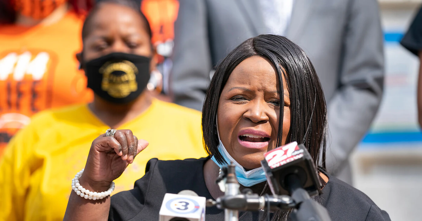 Rep. Shelia Stubbs (D-Madison) joins activists and community leaders Aug. 31, 2020, at the Capitol in calling for lawmakers to act on police reform bills. (Photo © Andy Manis)
