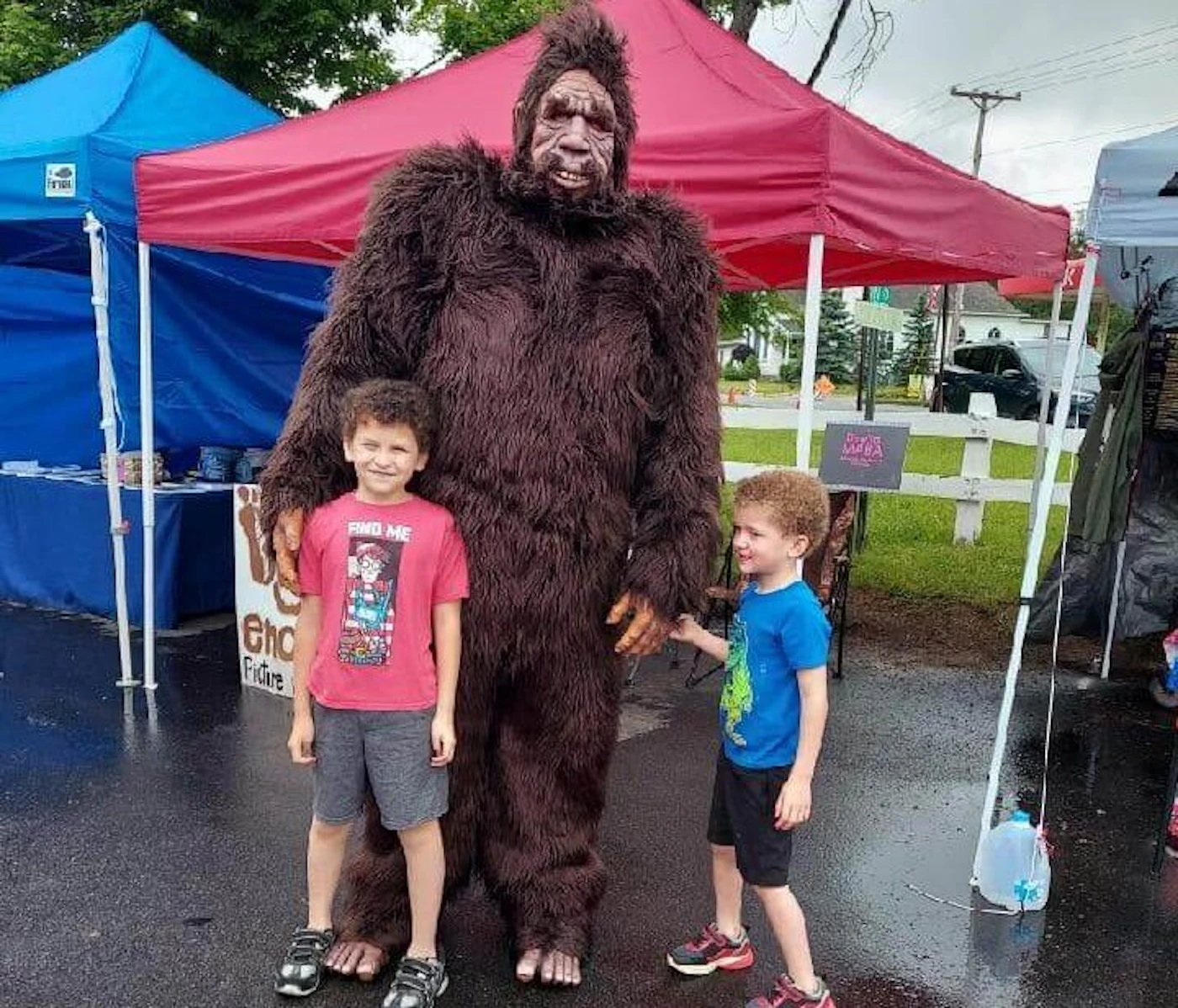 Kids pose for a photo with "Bigfoot" at the annual Forest County Bigfoot Festival. (Photo: Courtesy Forest County Bigfoot Festival)