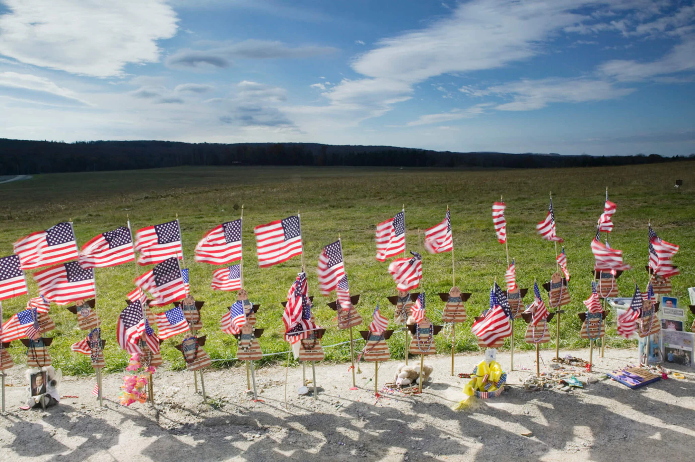 USA-Pennsylvania-Shanksville:
Flight 93 memorial- Temporary memorial to the victims of terrorist aircrash on 9/11/2001
