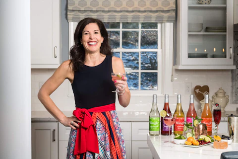 Mingle Mocktails founder Laura Taylor, of Berwyn, Chester County. (Photo: Mingle Mocktails)