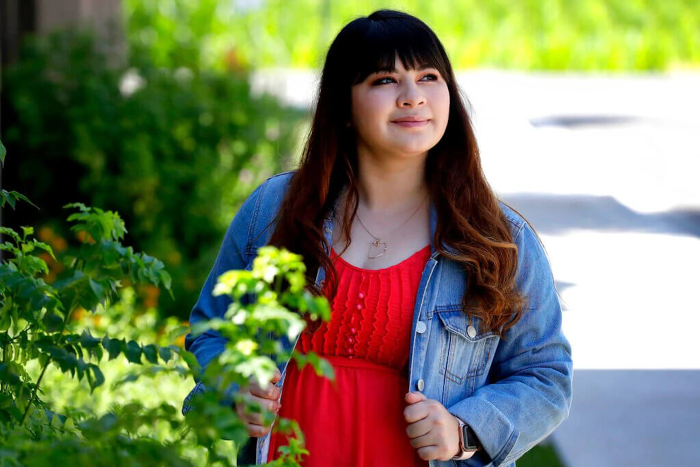 Activist Reyna Montoya is one of the 650,000 young immigrants celebrating the ruling of the Supreme Court: DACA stays. Image via AP Photo/Matt York
